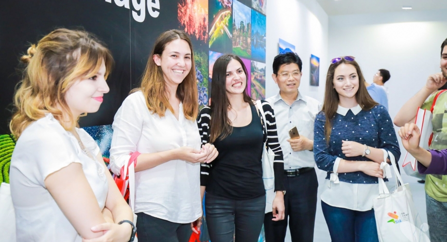 UDG 学生参观在北京举行的亚洲文化与旅游展览会