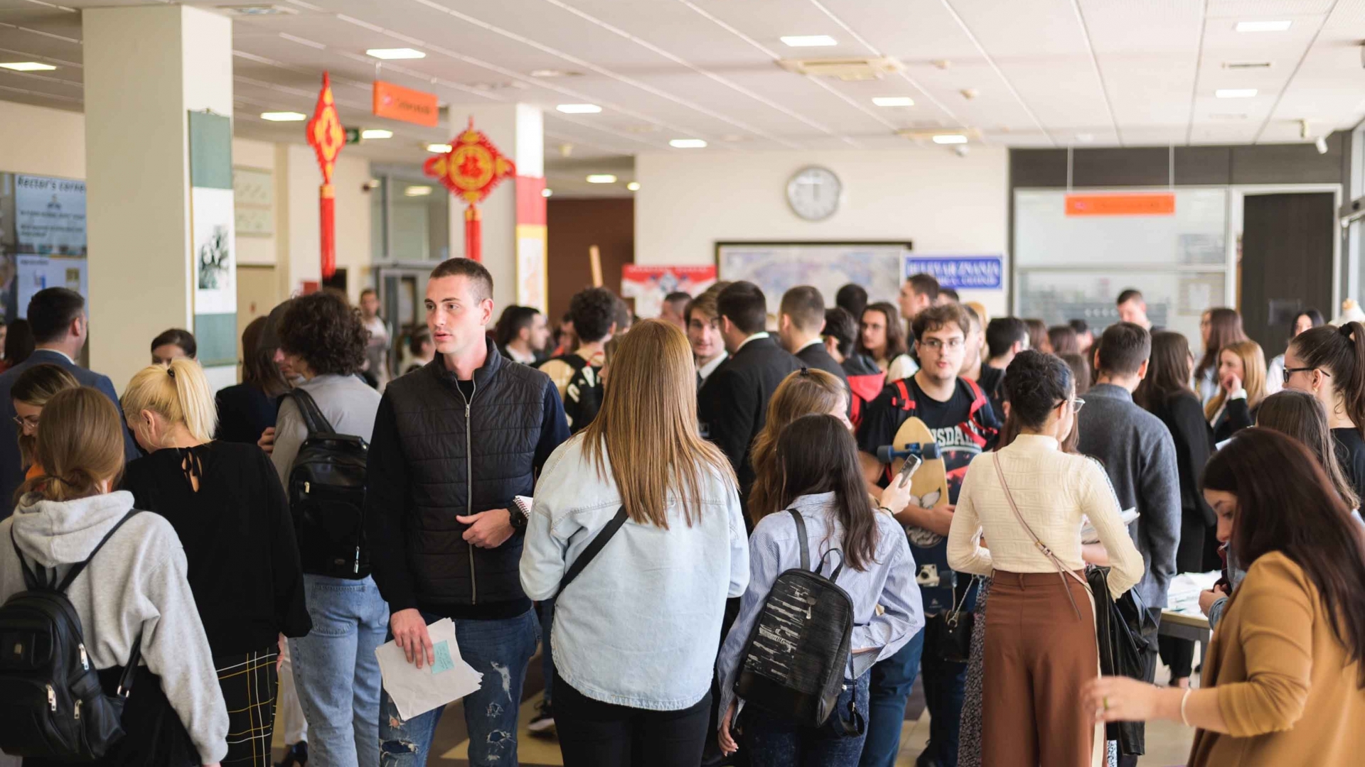 黑山下戈里察大学旅游孔子课堂举办“中国日”活动